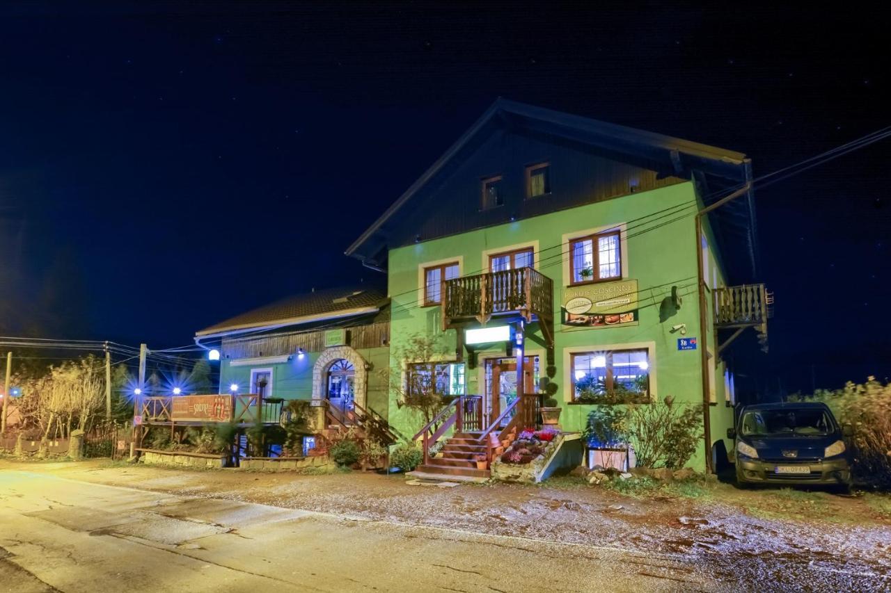 Zajazd Karlow Restauracja & Pokoje Goscinne ภายนอก รูปภาพ